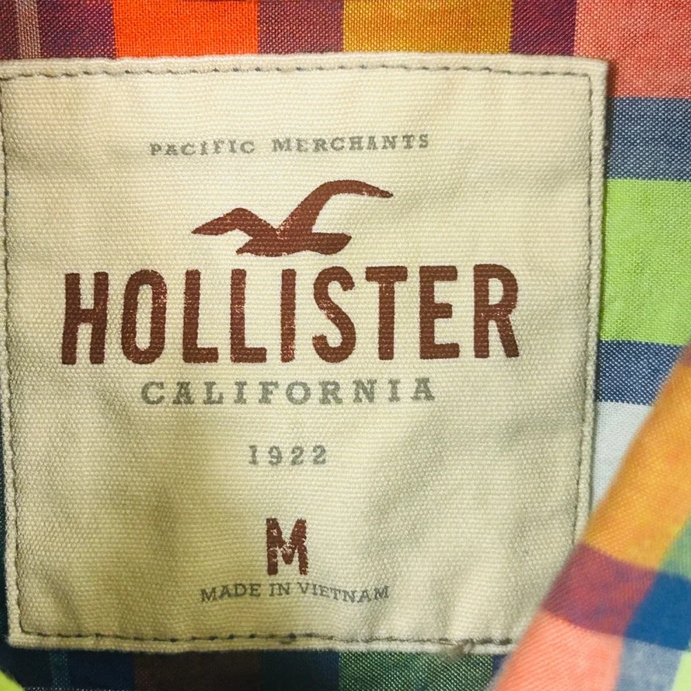 Hollister gently pre
